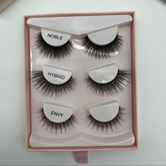 WINSOME LASH Whimsical Baldwin Floral Motifs Eyelash Set of 3 Lashes & Glue NWT - Picture 6 of 8